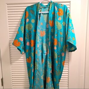 M119 // 💯 % Silk Kimono Robe // EUC // 24” ptp // 44” length